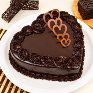 3 Pounds Heart Shape Cake in Lahore for Valentines Day