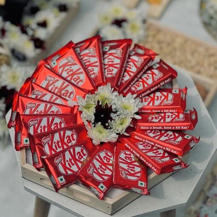 kitkat in round basket kitkat in round basket